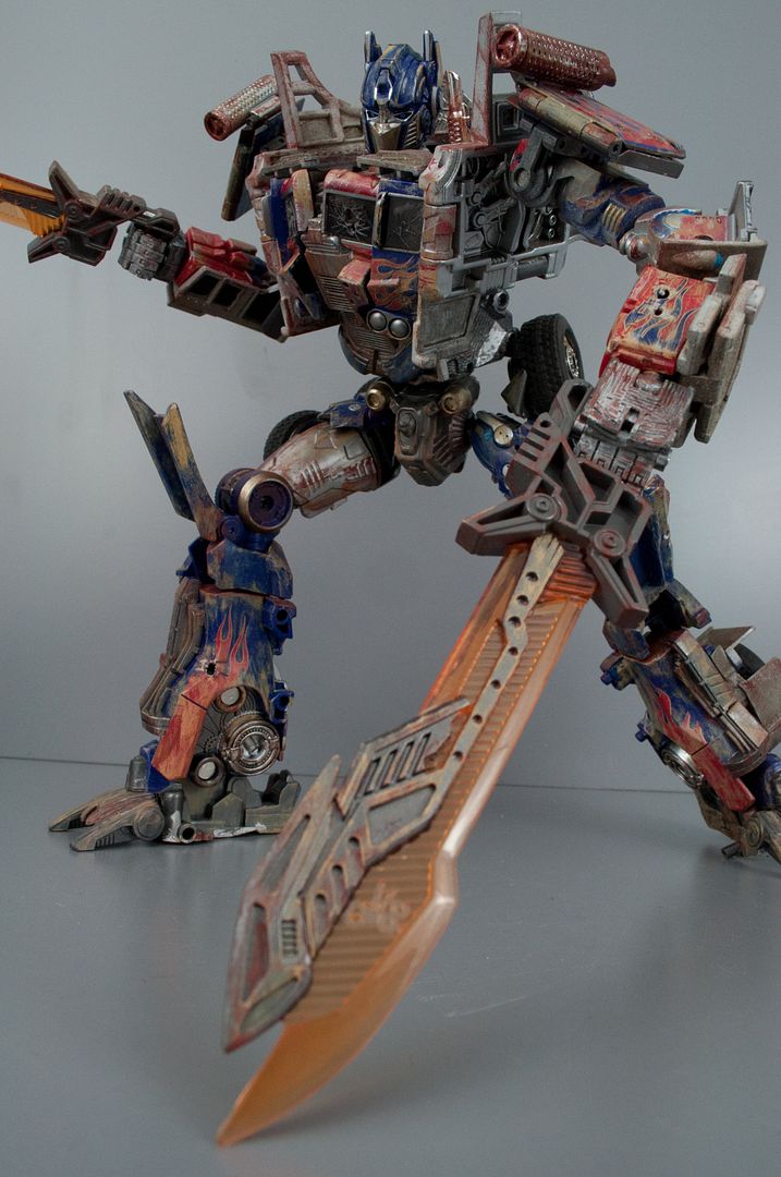 Minor/Repaint: - Oversize M01 AOE Evasion Optimus Prime | TFW2005 - The ...